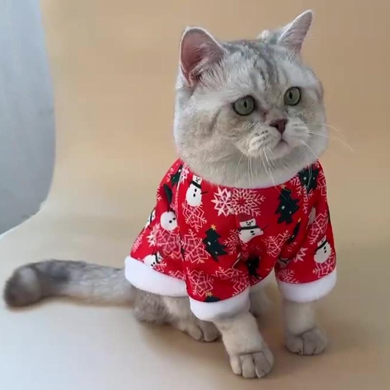 New autumn and winter Christmas pet clothes, comfortable and warm cartoon printed pet cat and dog clothes