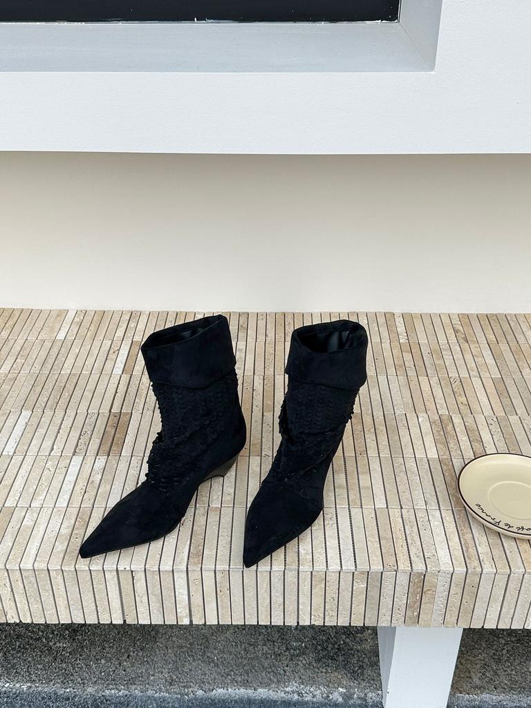 New conical heel pleated stacking boots women's hollow medium tube wide tube pointed fashion boots