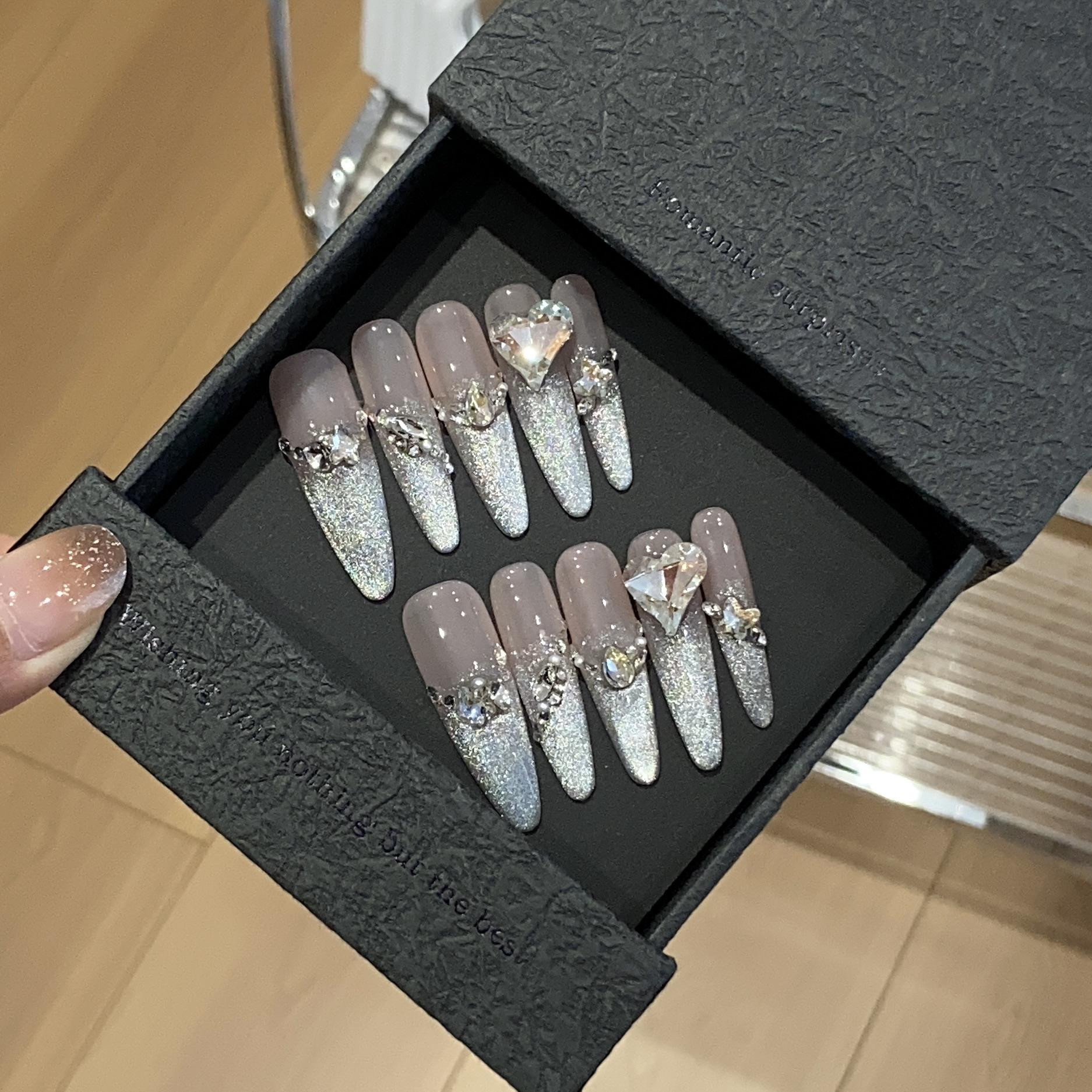 

Градиент Тонкий Флэш Кошачий Глаз Скошенный Край Битый Бриллиант Сердце Любви Битый Лед Мамбо Съемная Носимая Броня L