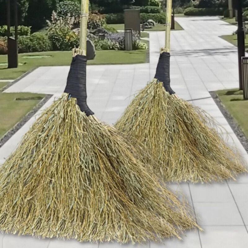 TRELLE Golden Branch Outdoor Bamboo Broom