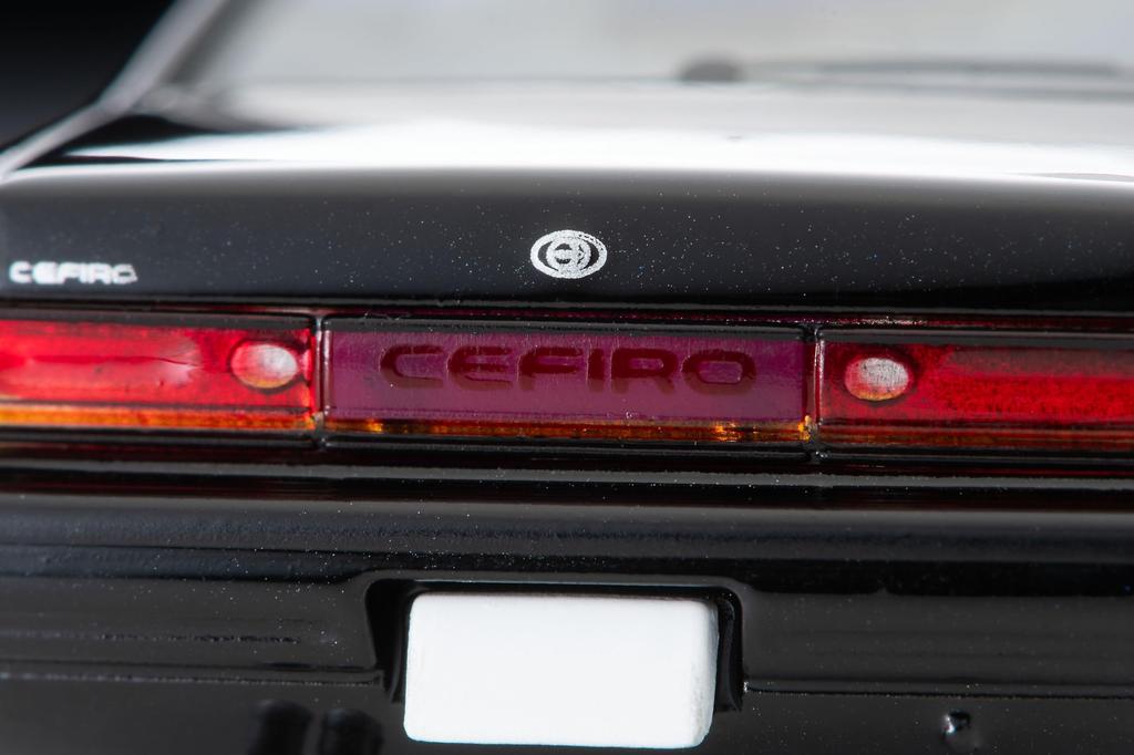 TOMYTEC Tomica Limited Vintage Neo 164 LV-N335b Nissan Cefiro Sports Cruising Black 88 Year Finished Product 332831