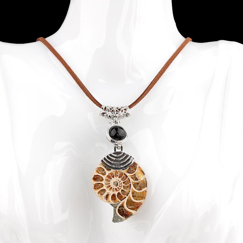 European American Fashion Creative Design Natural Conch fossil Pendant Semi-precious Stone Inlay Herringbone Pattern Accessory