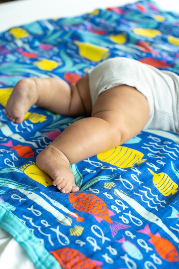 Coco Moon Fish Pattern Sea Creature Hawaiian Blanket 8 Layers of Swaddles Soft Like Silk To the Touch [Quilt Blanket/Gone Snorkeling]