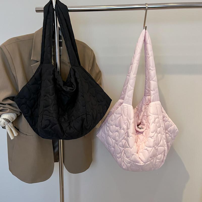 Solid Color Heart Shaped Design Large Capacity Shoulder Bag For Daily Commutes And Casual Outings