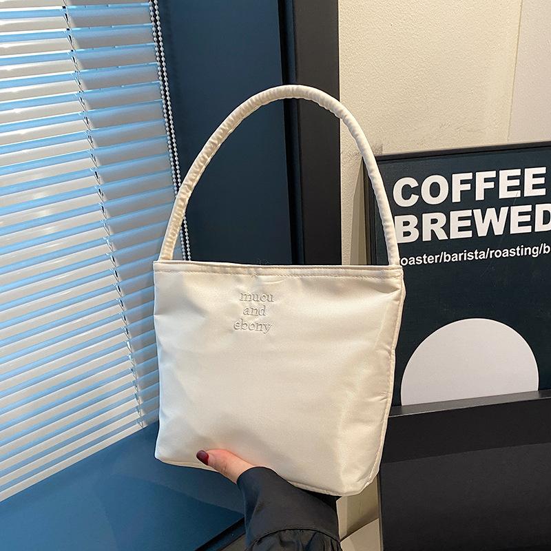 Korean souvenir bag 2025 new bucket bag women's simple casual versatile handbag nylon embroidery bag