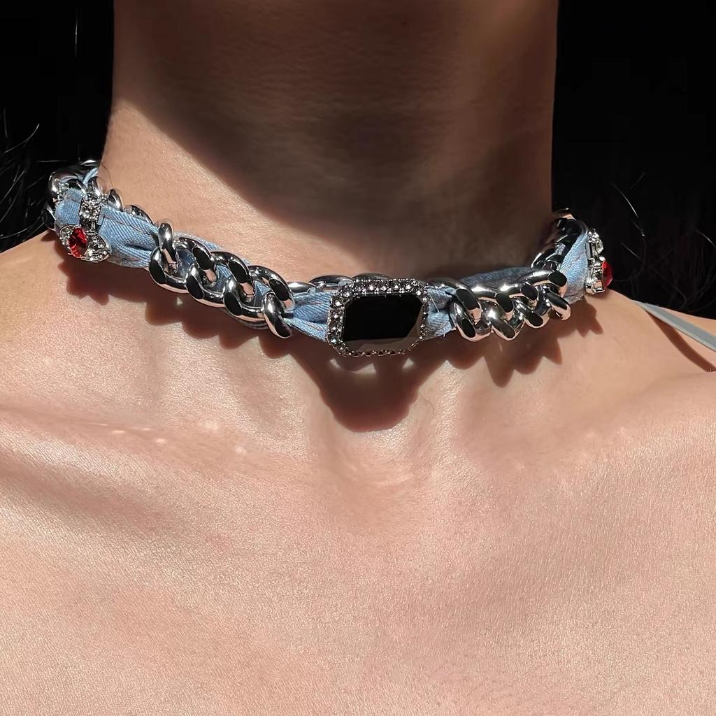 Nischdesign Tidvisare Crowe Metall Läder Halsband Personligt Flickhalsband