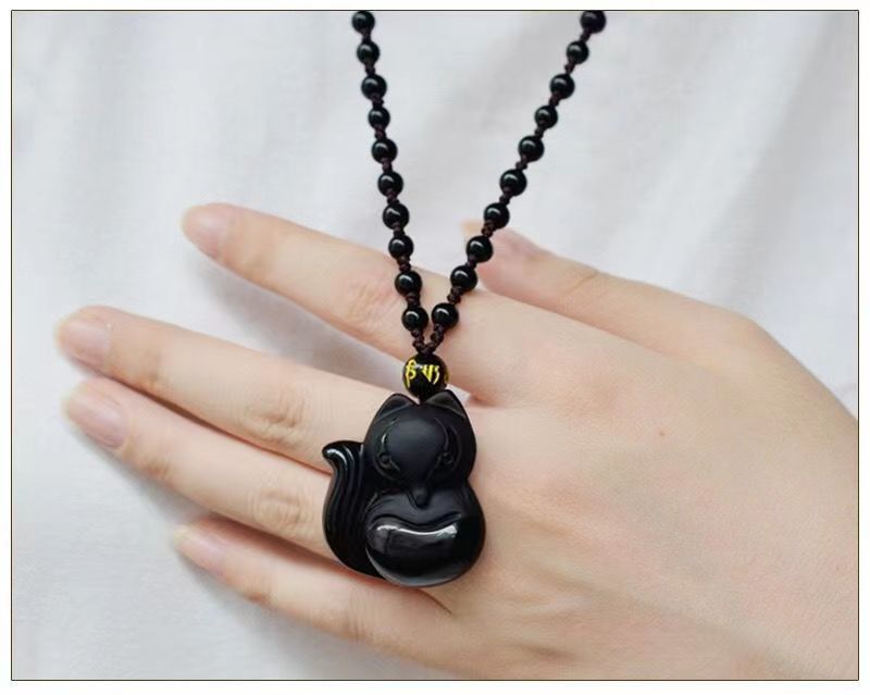 

Vintage Exquisite Obsidian Fox Pendant Beaded Chain Necklace Charm Unisex Amulet Jewelry Gift