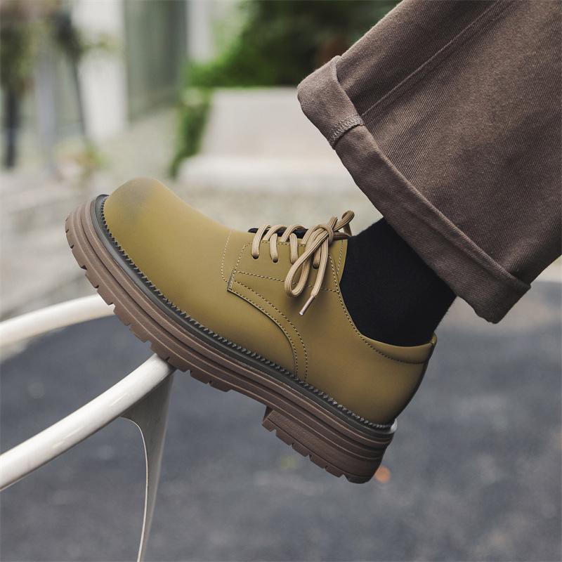 Herrskor Nya Trendiga Små Läderskor Brittisk Stil Plattform Mode Casual Martin Skor 24342-K