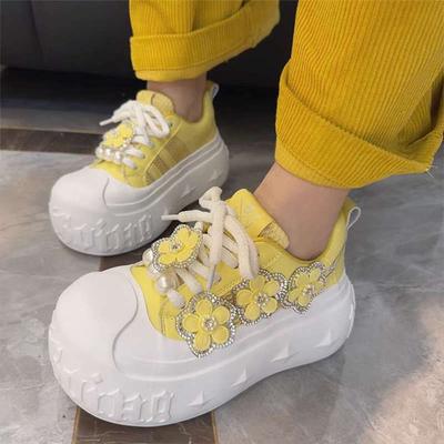 Beliebte hässlich-süße Muffin-Plateau-Brot-Schuhe mit großem Kopf, Damen-Mesh, atmungsaktive kleine weiße Schuhe, vielseitige höhenerhöhende Sport- und Freizeitschuhe