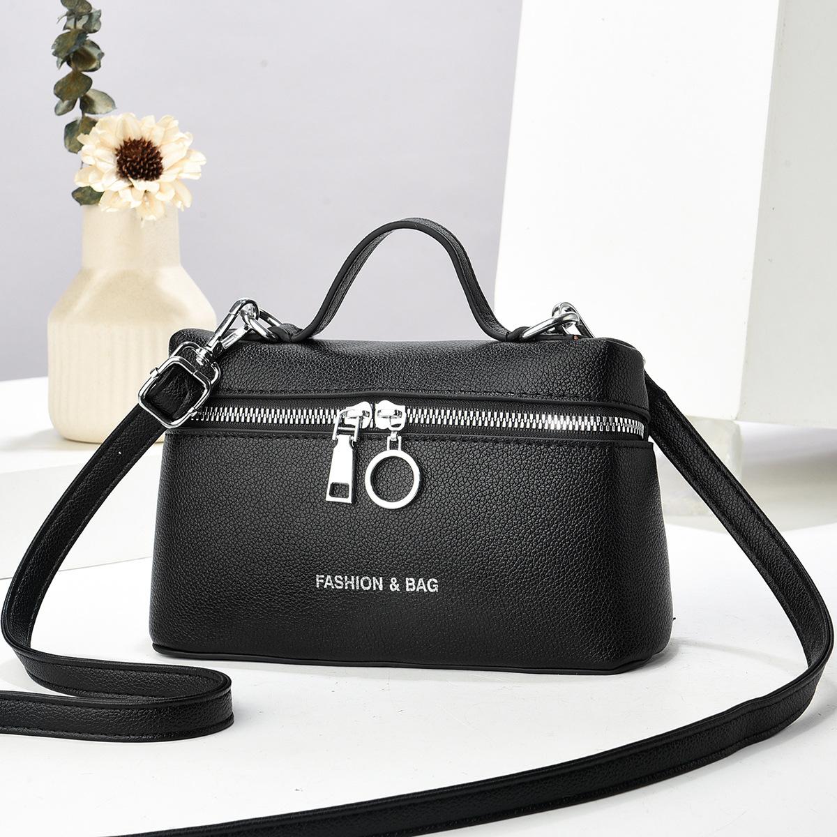 

Shoulder bag, mobile phone bag, women s bag, simple texture, messenger bag, light travel matching 20*6.5*13 чёрный