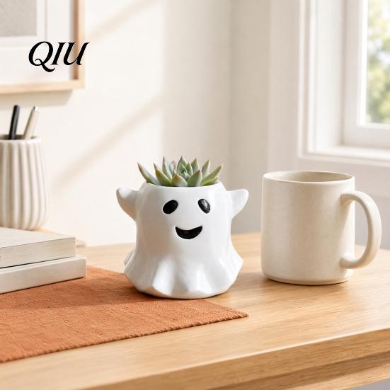 Halloween Themed Plant Container Ghost Flowerpot, Waterproof Resin Vase, Spooky Cute Indoor Outdoor Pot Desktop Ornament, for Green Plants Holiday