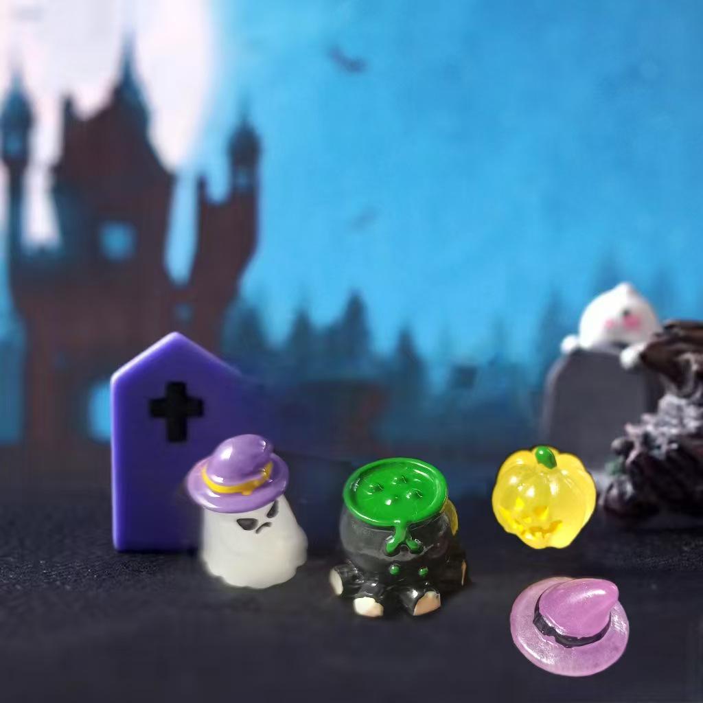 Luminous Halloween Ghost Wizard Resin Figurine for Micro-landscapes