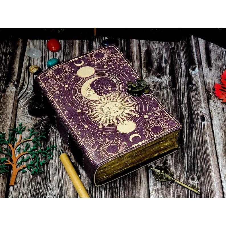 Slunce a měsíc Ručně vyráběný kožený deník Papír s ručním okrajem, Prázdná kniha kouzel stínů grimoár deník, dárek pro něj cestovní kniha