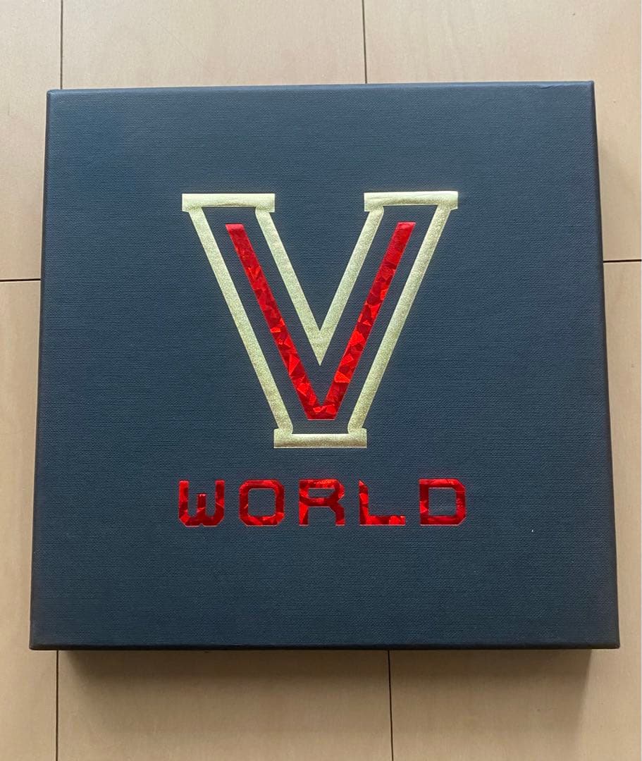 

[USED] (V.I from BIGBANG)/V WORLD~MAKIN…