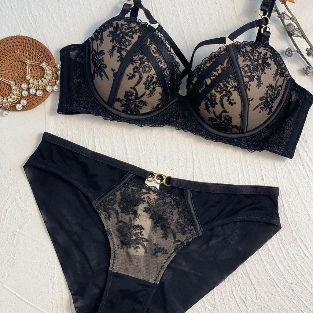 Sexy Lace Bra Set with Cross-straps To Enhance Bust and Enhance Small Chest