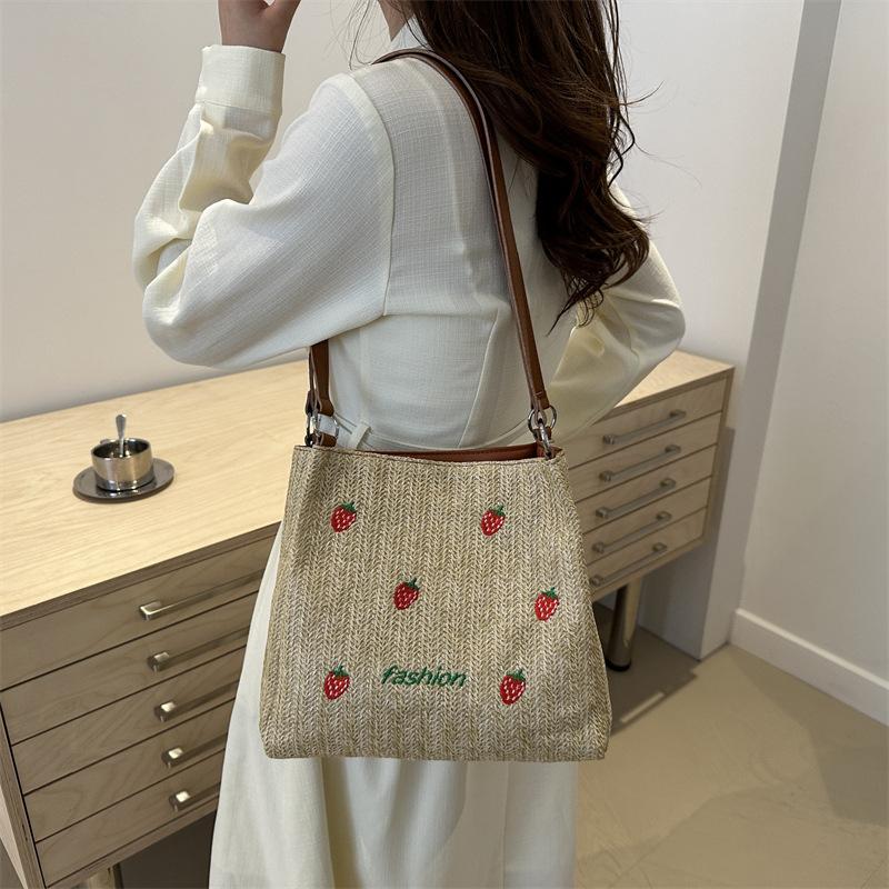 Women's Straw Bag Seaside Beach Large Capacity Vegetable Strawberry Basket Traveler's Bag New Fashion