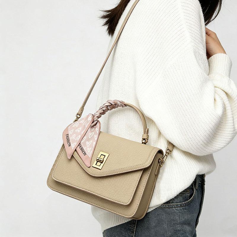Crossbody bag Classic handbag High-end sense versatile handbag Stylish and simple small square bag Women's bag