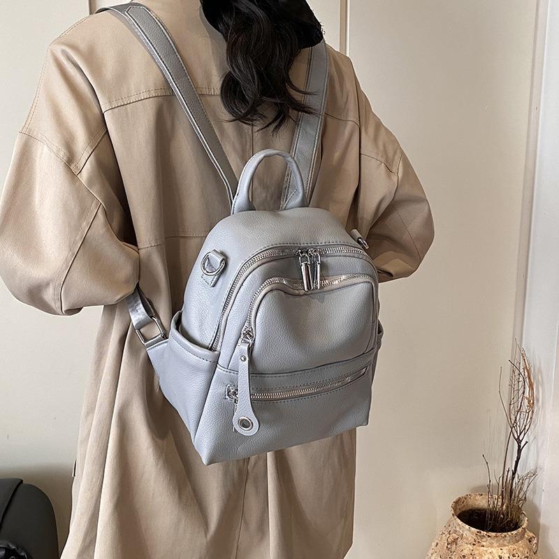Simple and Fashionable Backpack Women's New Casual Handbag Popular Travel Small Backpack