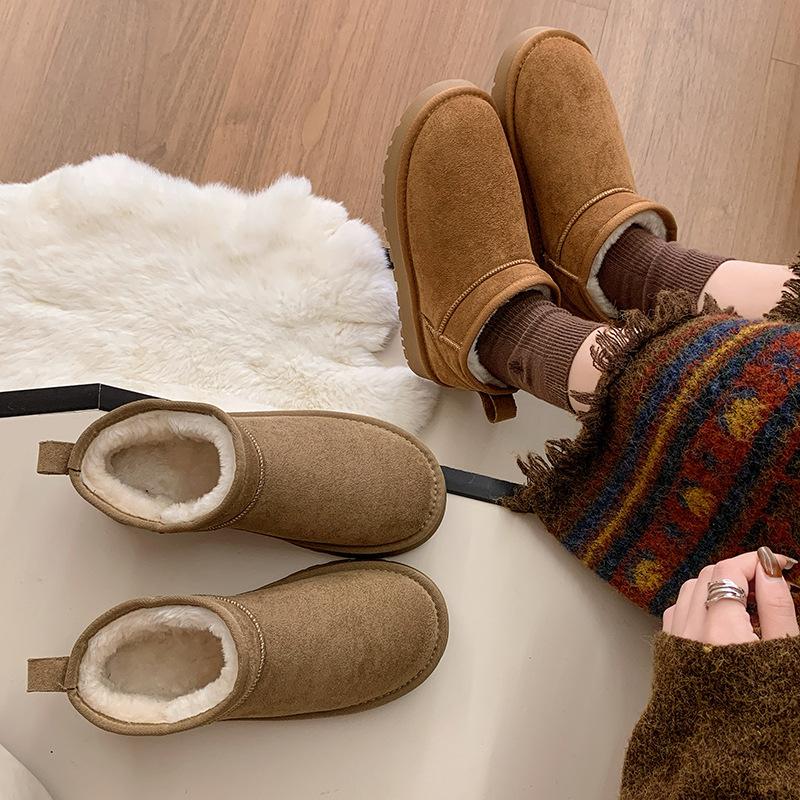 Women's fashionable lightweight soft sole winter warm one-step fur one snow boots lined with fleece non-slip casual sports cotton boots