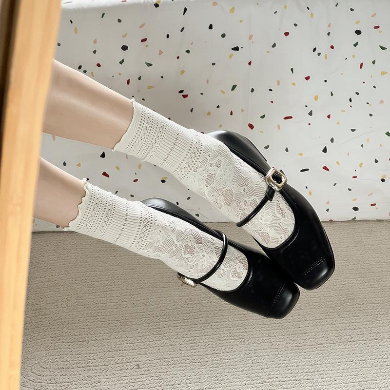 

French silver one-word Mary Jane shoes women s inner height increase gentle evening shoes 2025 new light mouth square head single shoes 39