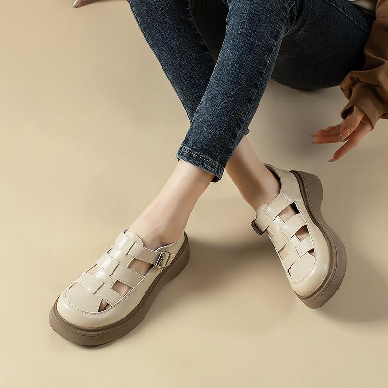 Baotou sandals women's 2025 new summer thick-soled hole retro woven pig cage shoes sports French Roman shoes