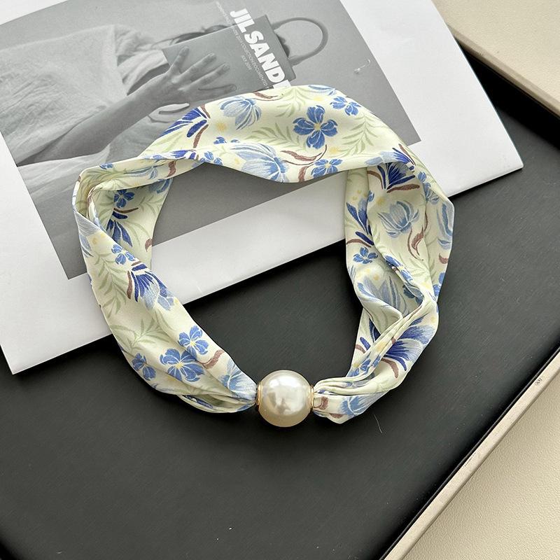 Pearl magnetic buckle small silk scarf women's lazy neck protection spring new versatile high-sense magnetic buckle necklace scarf