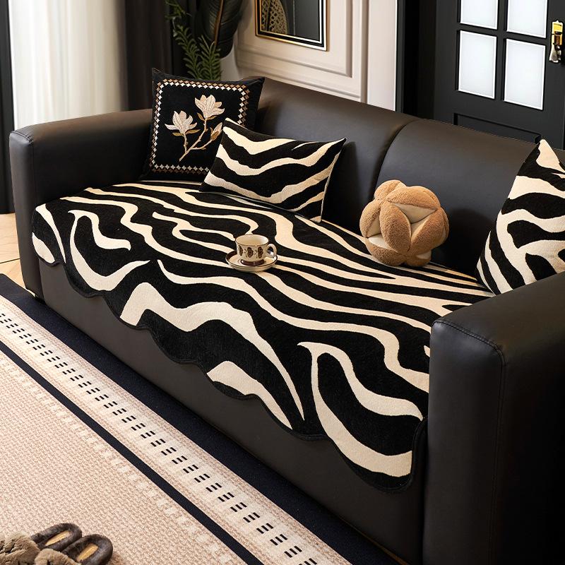 

Light Luxury Chenille Special-Shaped Sofa Cushion New Non-Slip Seat Cushion Four-Season Universal Sofa Cover High Sense 70*70cm