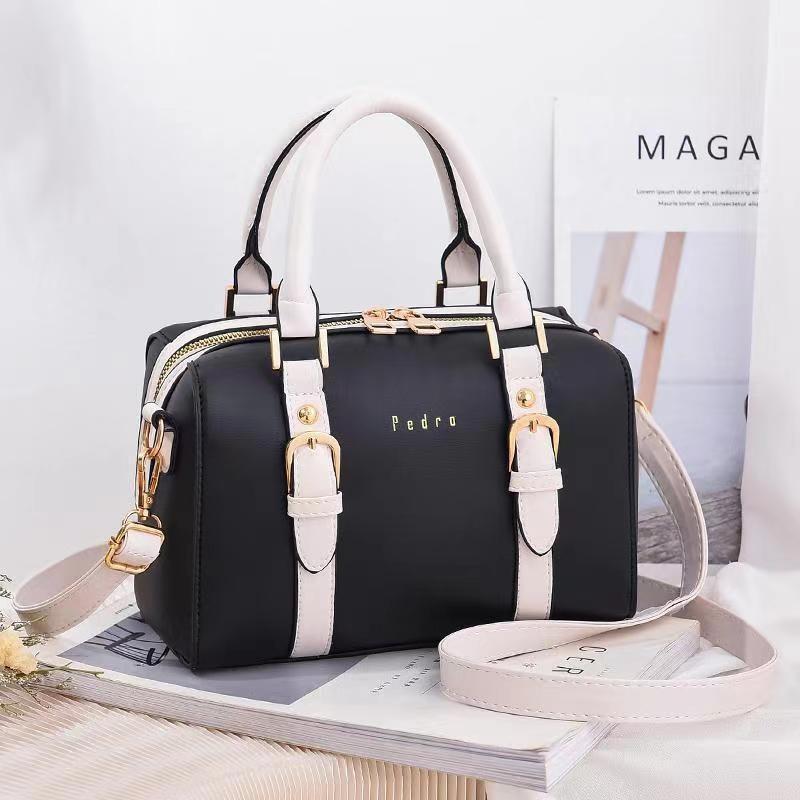Stylish Green Pu Bucket Bag For Women With Chain Detail And Zipper Closure Ideal For Casual Outings