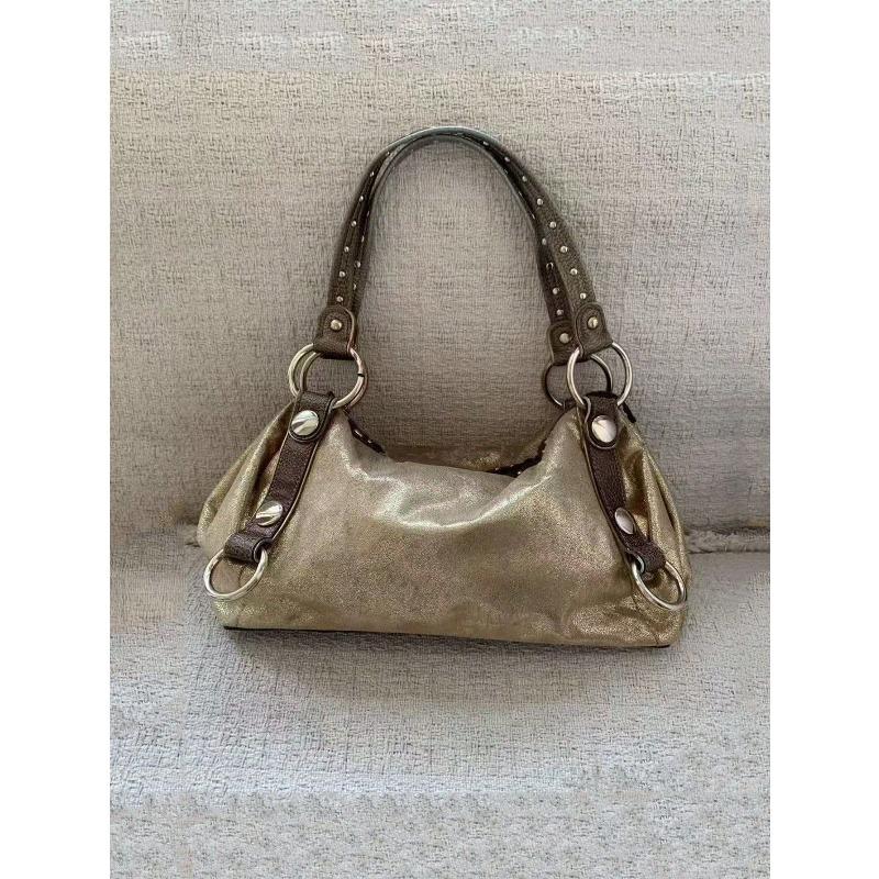 Hand-held Bag with Shoulder Strap for Ladies, Stylish and Sophisticated, with A Tote Style Design.