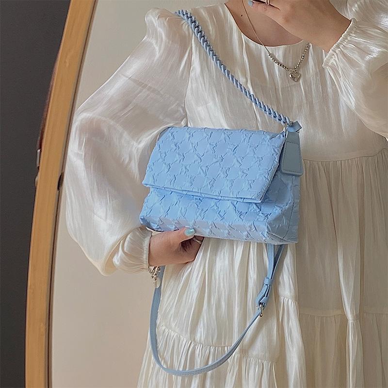 

Korean Version of Autumn and Winter Niche Texture Blue Chain Flip Bag Canvas Bag Versatile Armpit Free Shipping Bag Women