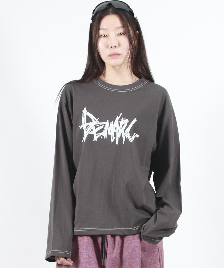 Deumakeu Graffiti Logo Text Boxy Long Sleeve - Charcoal