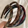 Versatile Women’s Hairband: Stylish Outdoor Headwear, Fabric Headband and Accessory for High Skull Tops.