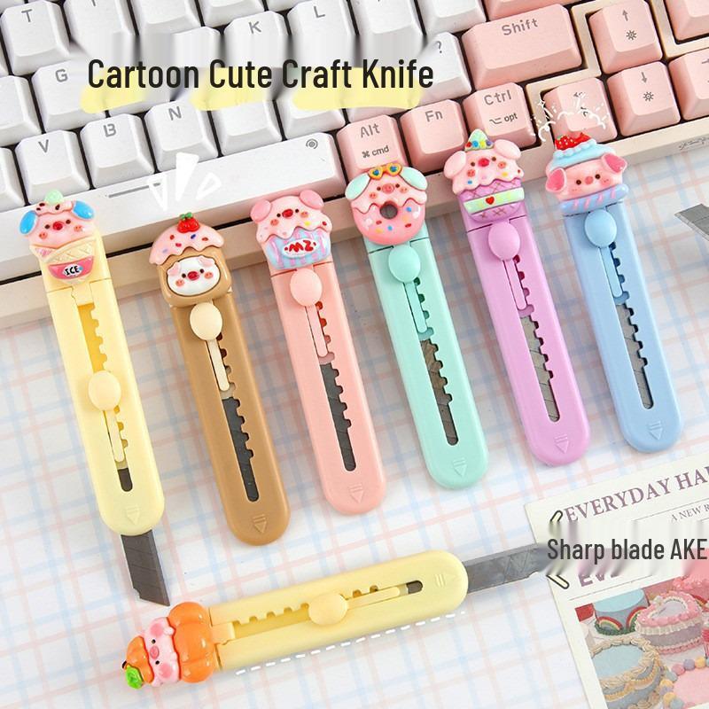 Custom Cute Cartoon Bear Utility Knife for Paper Cutting and Unboxing - Ideal for Students and Offices