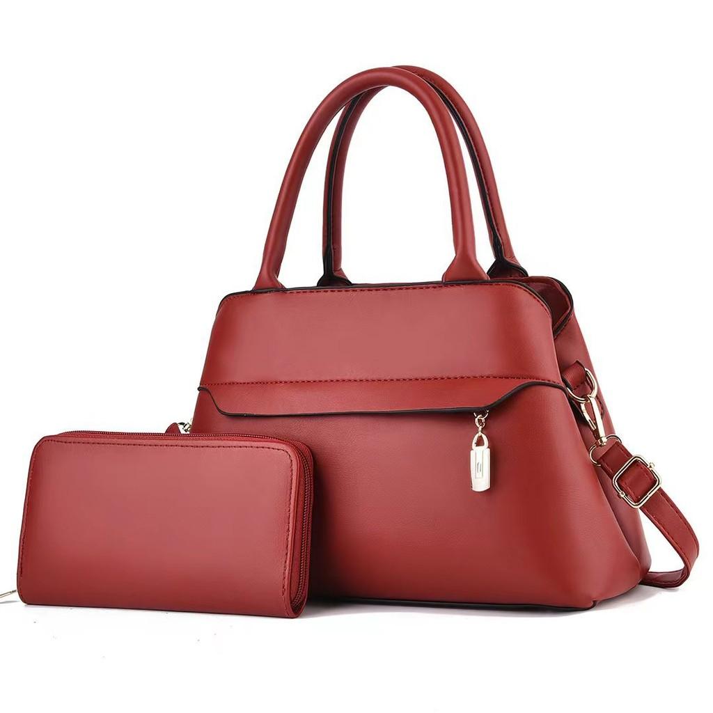 Stylish Women's Bucket Bag With Chain And Lock Closure Spacious Design For Daily Use