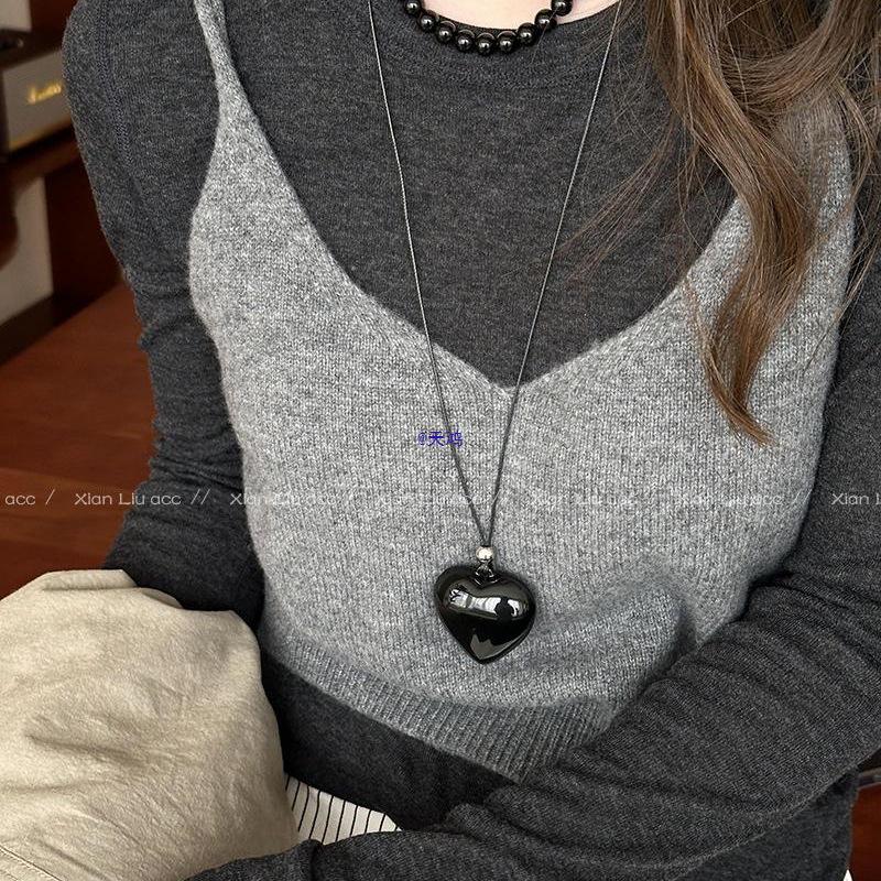 Colar Coração Couro Retrô 2025 para Mulheres - Corrente Clavicular Luxo Leve por Anco Lei