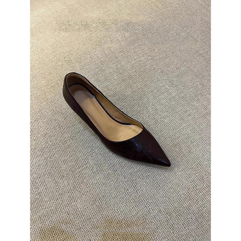 

Французские маленькие кожаные туфли женские лакированные туфли Мэри Джейн с острым носком весенне-летние туфли на высоком каблуке для работы и учебы 39 чёрный