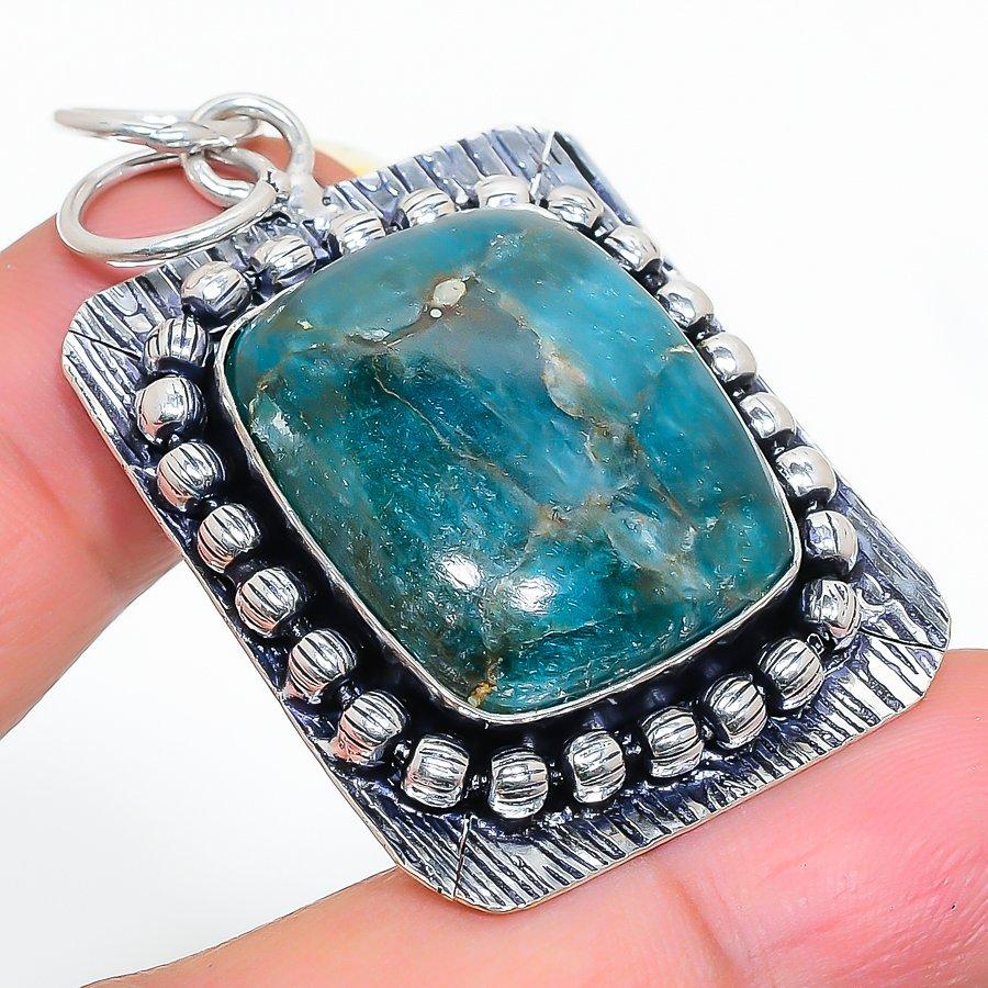 

Подвеска из стерлингового серебра 925 пробы с натуральным неоново-голубым апатитом 2,17 дюйма T9i53