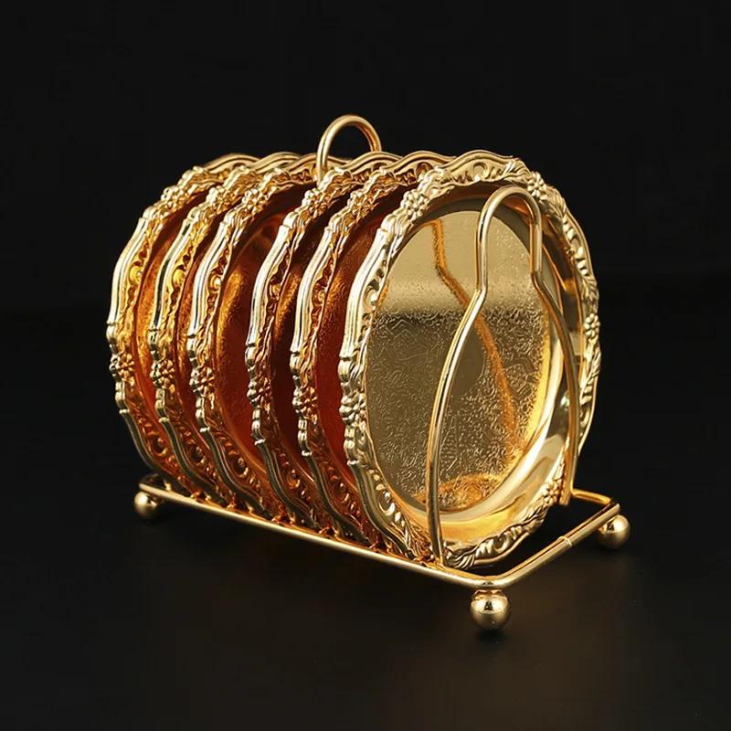 Klasický zlatý koktejlový kovový podtácek, pokovený zinkovou slitinou, pozlacený podklad, kontinentální vintage prostírání, průměr 10 cm, 6 ks