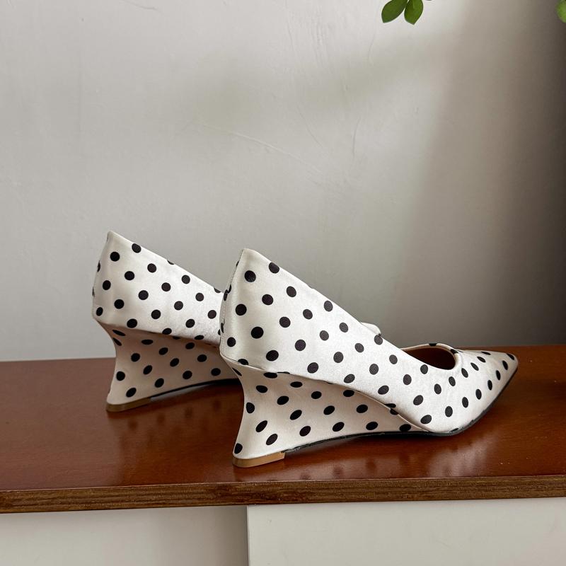 Slip-on Wedge Single Shoes for Women 2026 Spring and Autumn New Pointed Toe Shallow Mouth Low-top Shoes