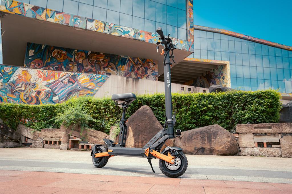 KuKirin G2 Pro Foldable E-Scooter for Adults 600W Motor 48V 15.6Ah Battery 45km/h Speed 58km Range 9 Inch Tubeless Tires
