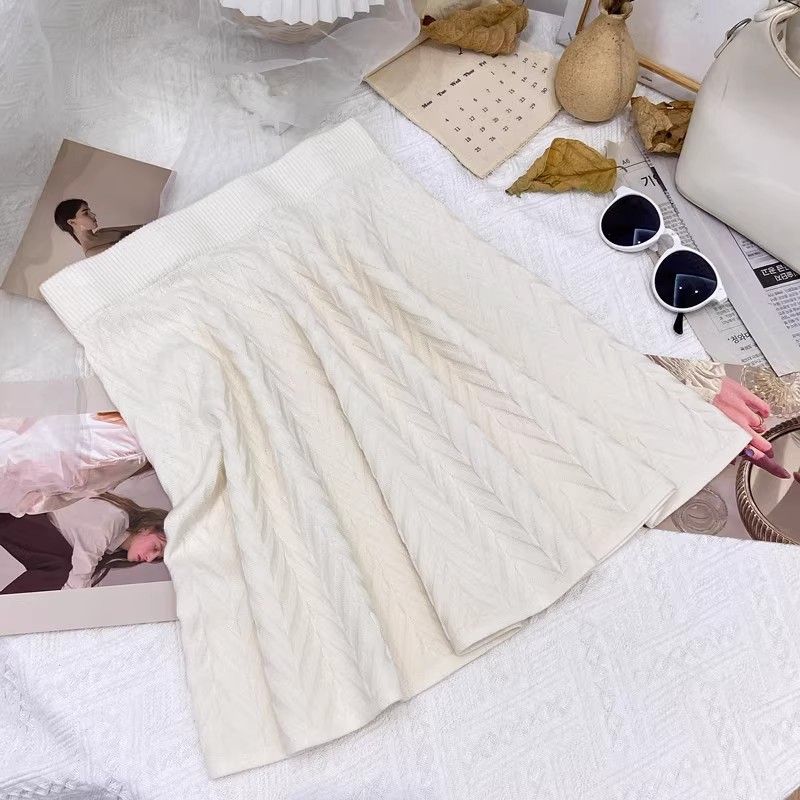 Simple and Solid Color Knitted A-line Umbrella Skirt, Half Length Skirt, Women's High Waist, Draped Feeling, Pleated Skirt