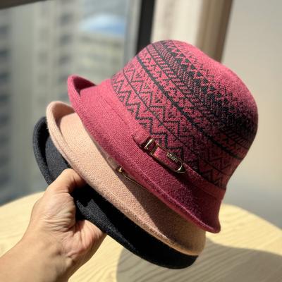 Nouveau Chapeau Chapeau Tricoté Automne et Hiver pour Femmes Chapeau de Pêcheur à Bord Roulé Français Chapeau Bassin Style Boucle Métallique Tendance