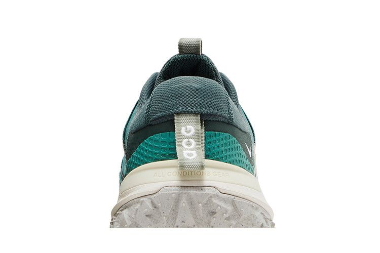 Nike ACG Mountain Fly 2 Low Bicoastal Vintage Grün