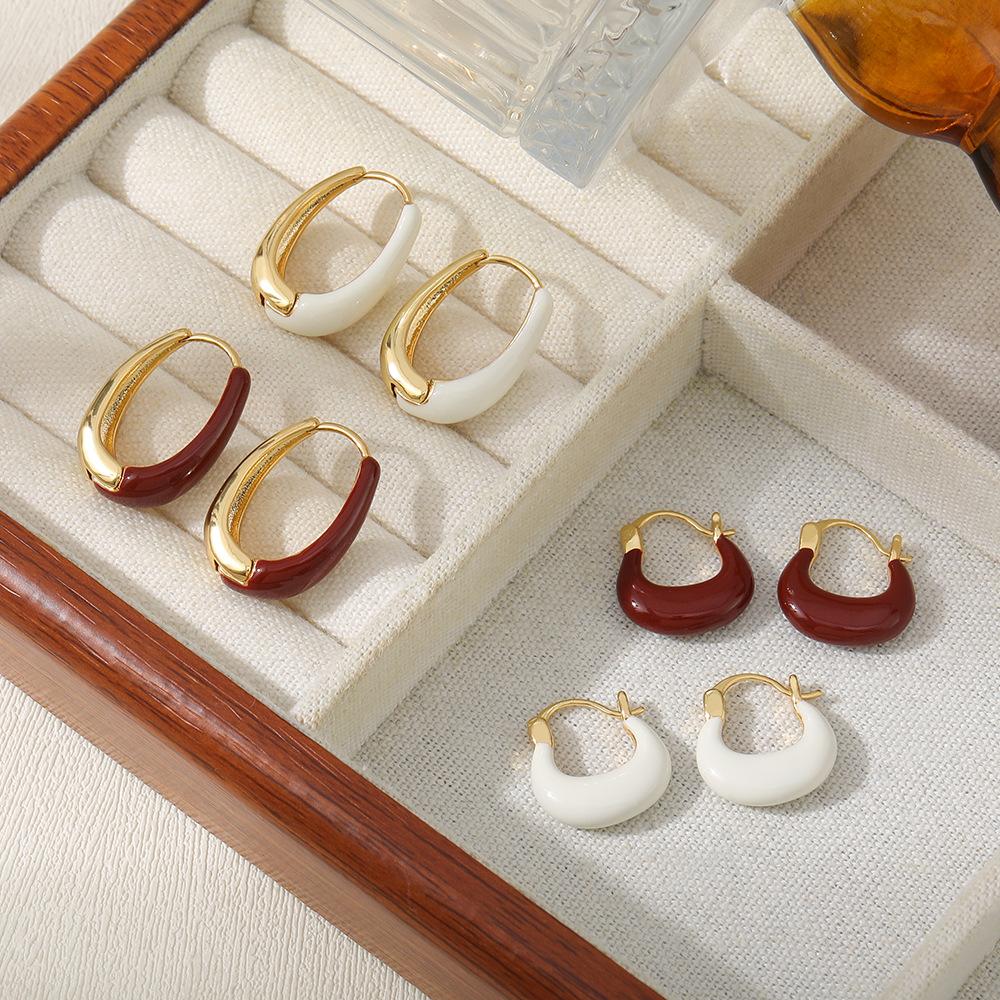 French high-end earrings, retro red earrings collection, new oil-dripping stud earrings design, ear buckle temperament, niche and versatile