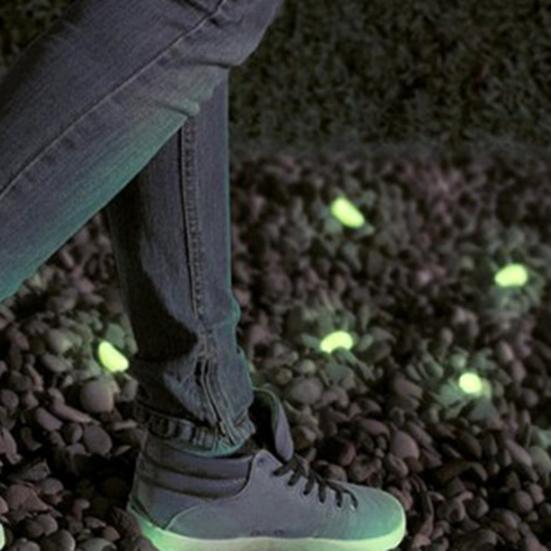 100Pcs Decorative Pebbles Colorful Glow in Dark Aquarium Landscaping 14mm Luminous Courtyard Paving Natural Crystals Rocks Garden Decoration