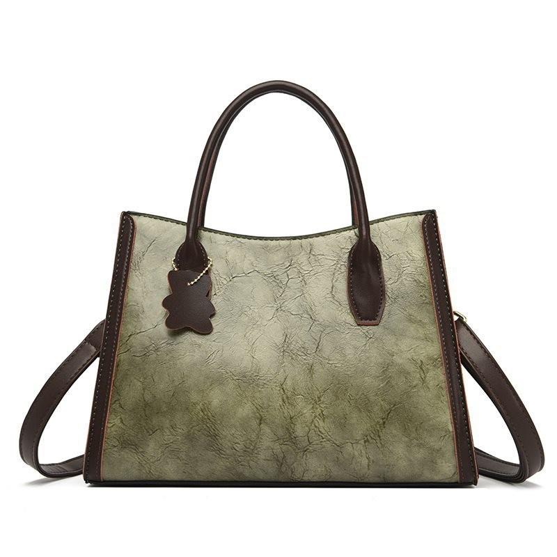 Stylish And Versatile Large Capacity Tote Bag For Women In Soft Pu Leather 2024