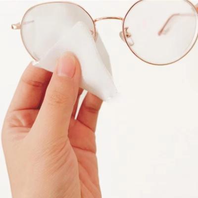 100Pcs/Box Disposable Anti Fog Glasses Wipes Portable Quick-drying Glasses Cleaning Wipes Non Marking Glasses Cleaning Cloth