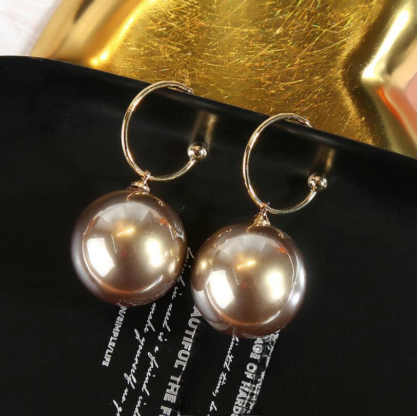 Vielseitige C-förmige Perlenohrringe für Damen: Trendiger und eleganter europäischer und amerikanischer Stil