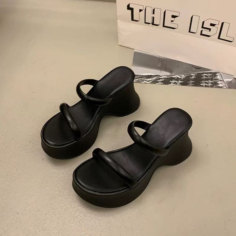 

Thick-soled heightened one-word cool slippers for women s summer wear 2025 new simple small versatile high-heeled sandals 40 чёрный