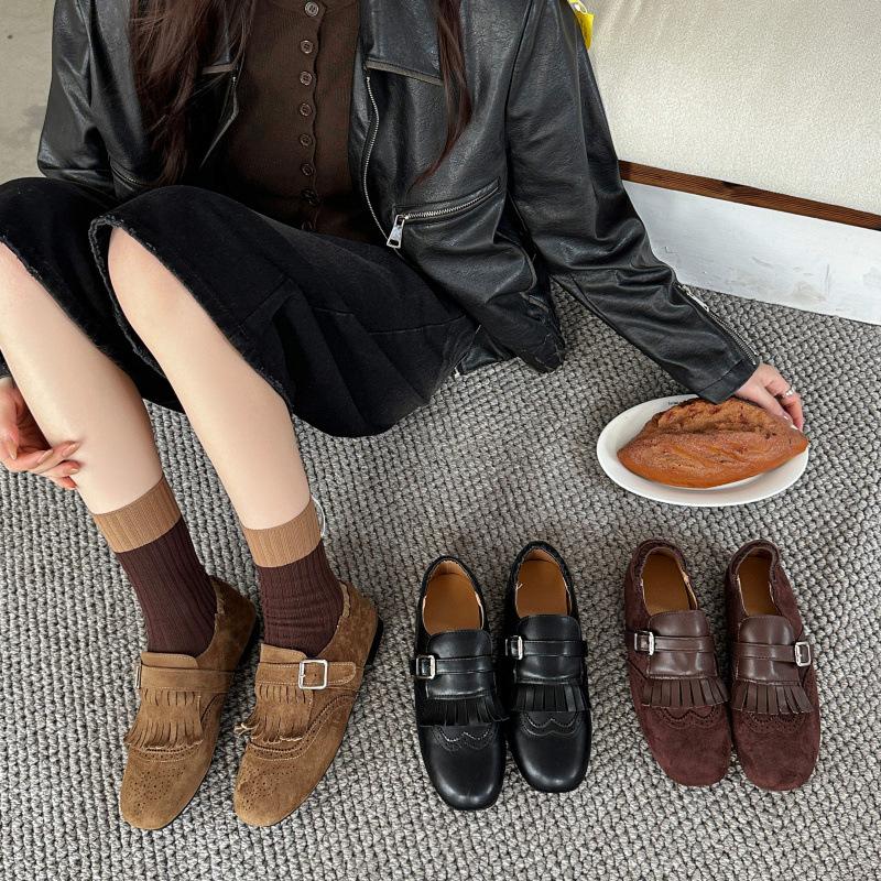 Versatile 2025 autumn new retro fringed suede fashion shoes